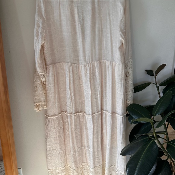 Cream Long Sleeve Maxi Dress Bohemian Vacation Resort wear lace tassel fringe - Picture 6 of 7